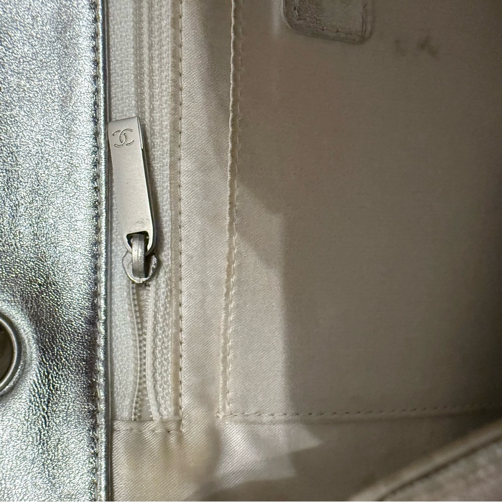 Chanel Classic Flap medium - Travel Ligne white/silver - Picture 6 of 15